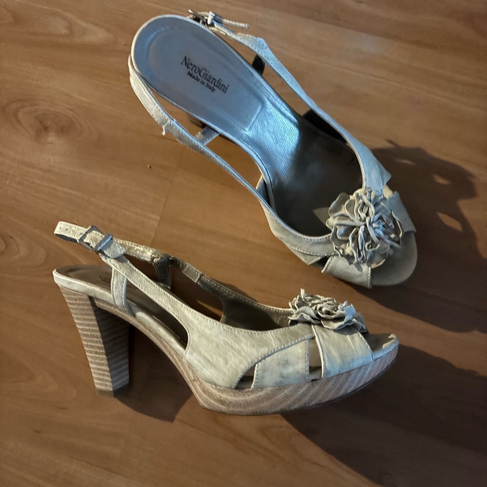 Cream Open-Toe Slingback Heels with Chunky Heel